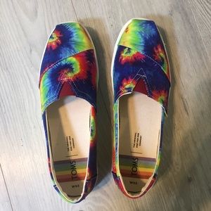 Toms Pride 2020 Tie Dye Shoes Size W9.5